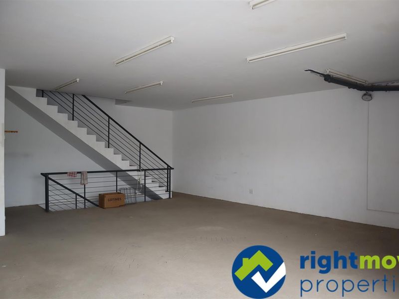 Easily accessible from the highway - Photo 3