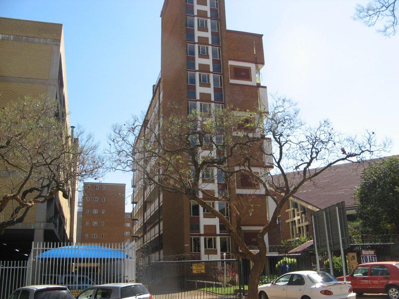 BACHELOR FLAT TO RENT IN ARCADIA - Photo 3