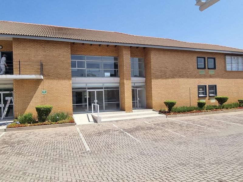 2 344m2 Halfway Gardens Midrand Office To Let - Photo 2