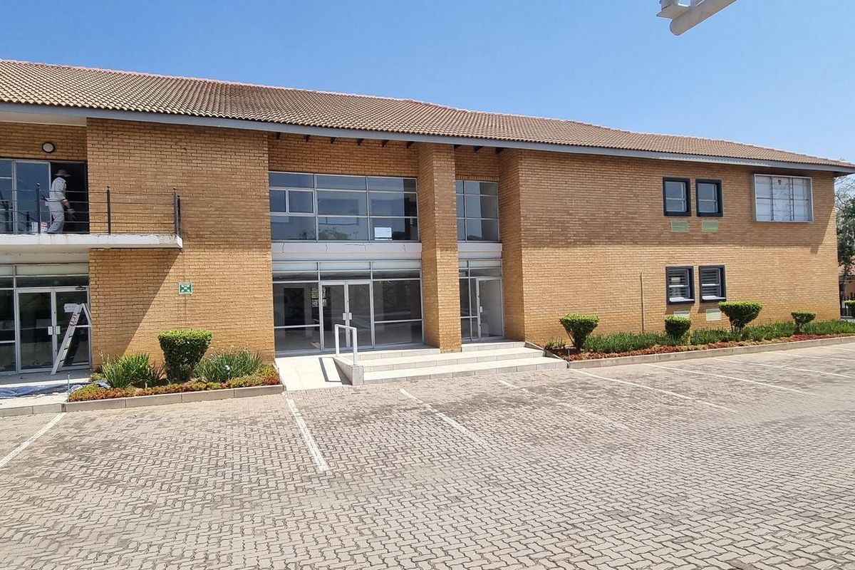 2 344m2 Halfway Gardens Midrand Office To Let - Photo 2