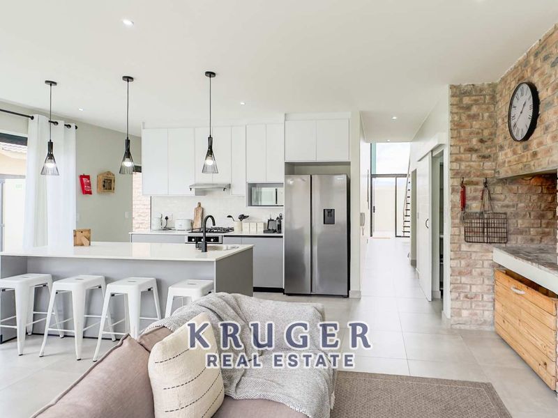 Everyone’s asking about this Kramersdorf Townhouse... Here’s why 👀👇Modern, Airy & Airbnb-Ready - Photo 8