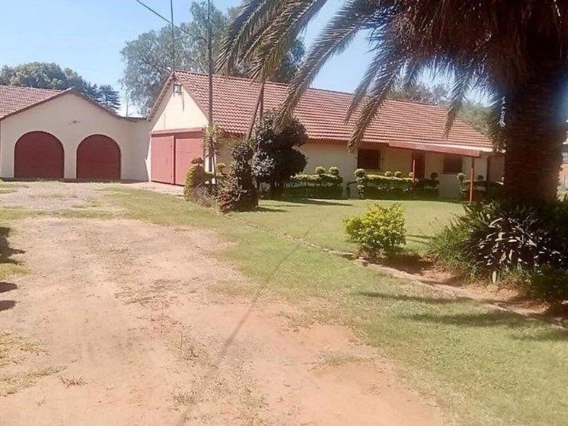 PRIME INDUSTRIAL PROPERTY FOR SALE - Photo 2