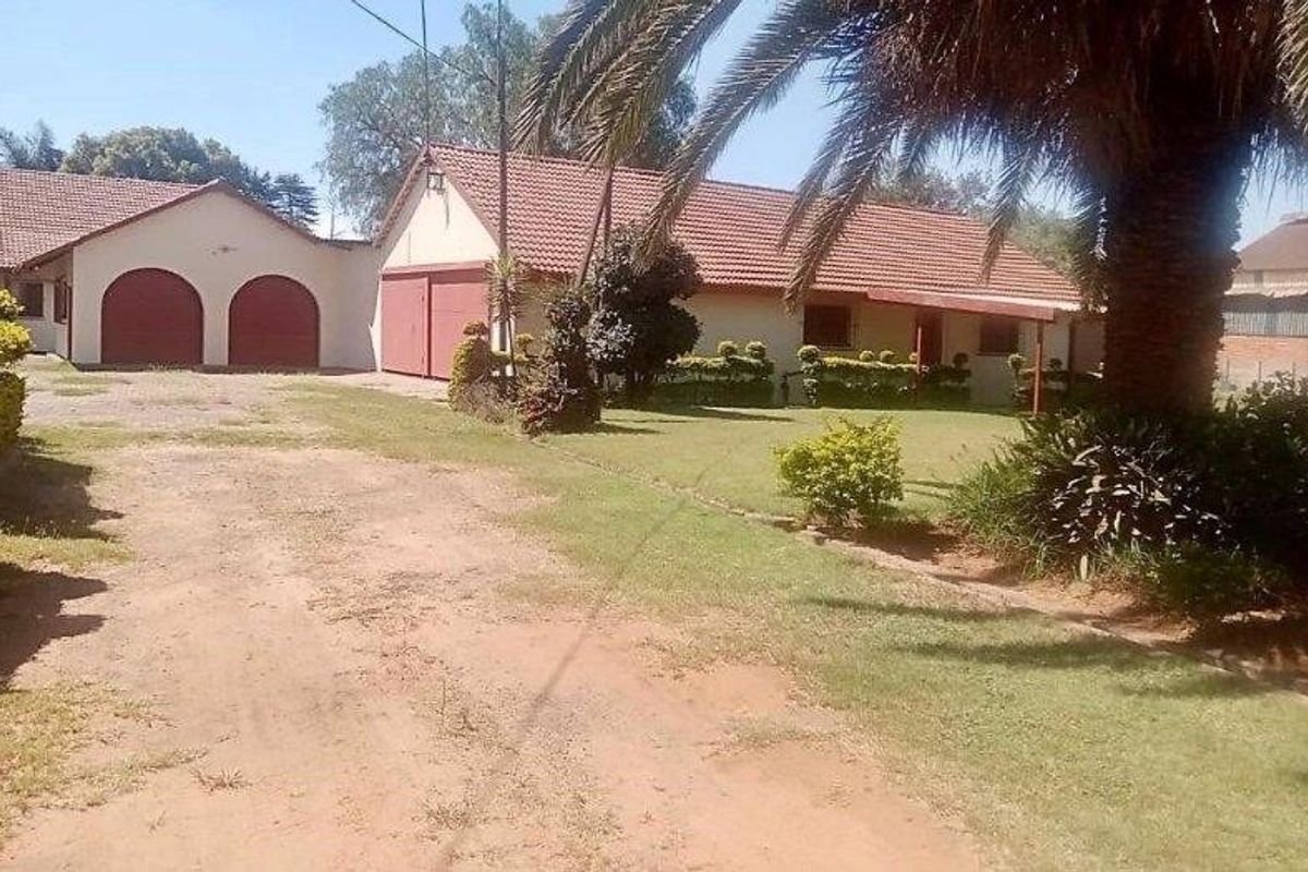 PRIME INDUSTRIAL PROPERTY FOR SALE - Photo 2