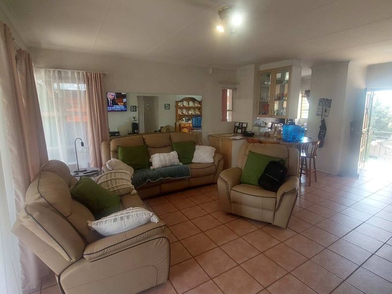 Experience Indoor-Outdoor Bliss in This Beautiful Home! - Photo 4