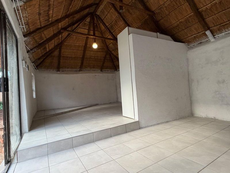 Bachelor Cottage to Rent in Sunward Park, Boksburg - Photo 8