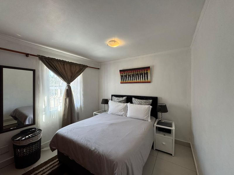 Modern unfurnished 2 bedroom apartment with quality branded fittings - Photo 9