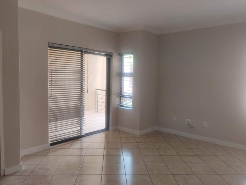 VERY NEAT APARTMENT ON FIRST FLOOR - Photo 3