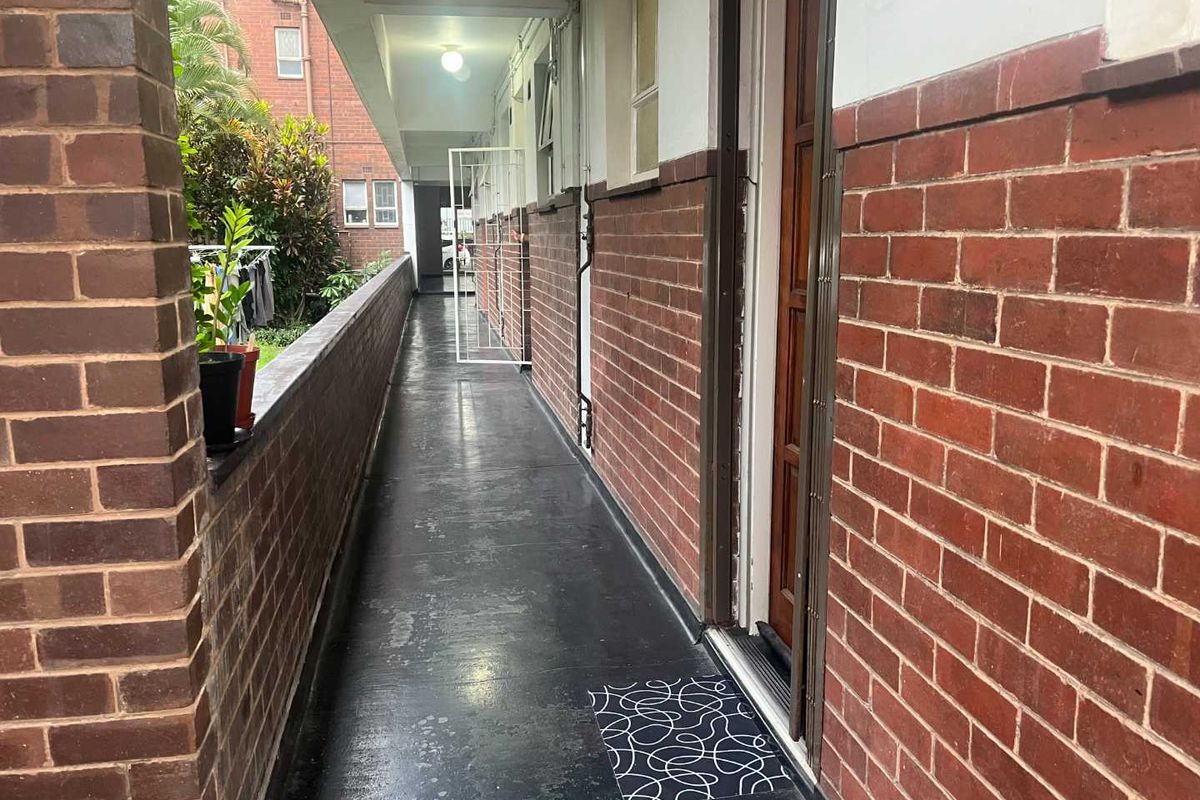 1.5 Bedroom flat for sale at upper Glenwood - Photo 2