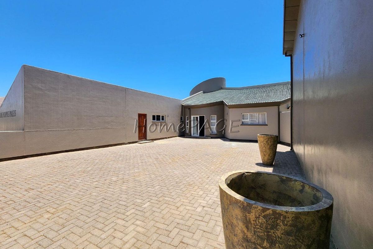 Ext 6, Henties Bay:  4 Bedroom BEACH FRONT HOME in a popular area is for sale - Photo 4