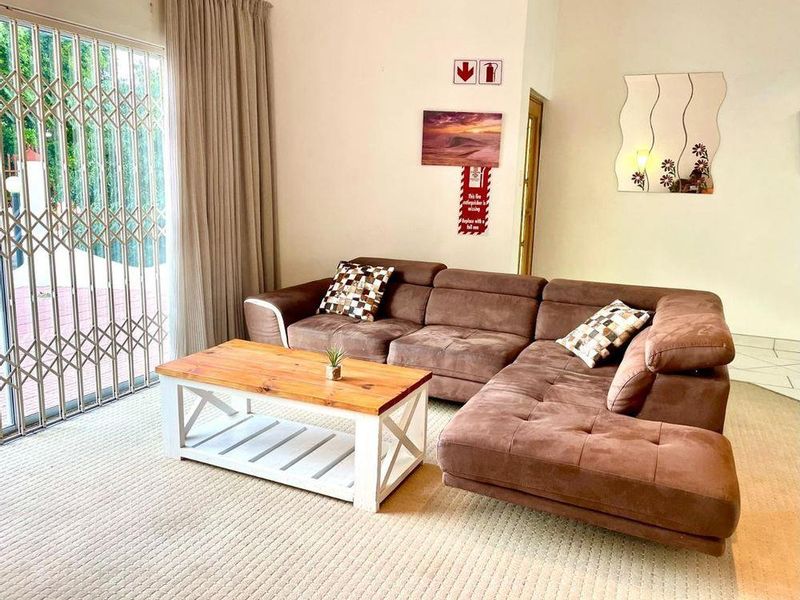 To Let per room/ per person (semi-furnished) - Photo 3