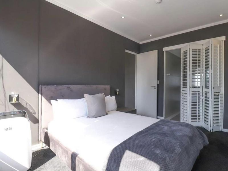 A FULLY FURNISHED HOTEL APARTMENT - Photo 9