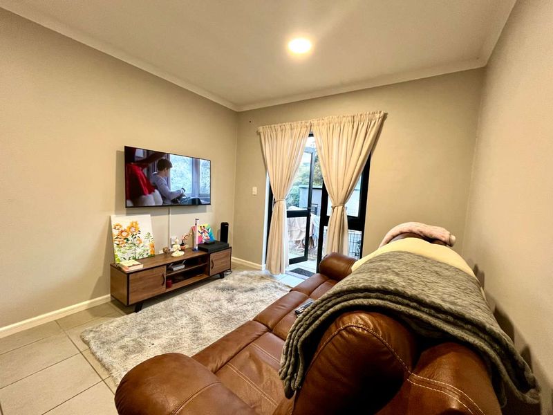 Pet Friendly Ground Floor Apartment - Photo 8