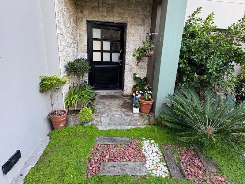 5 Bedrooms Finished House To Rent in Long Beach - Photo 2