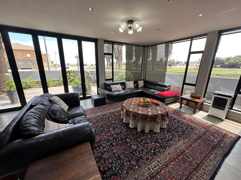 SPACIOUS HOME WITH TWO INCOME GENERATING FLATS FOR SALE,SWAKOPMUND - Photo 8