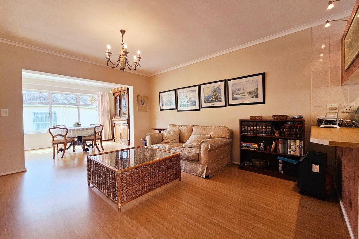 Modern & Secure 2 Bedroom Townhouse - Photo 3