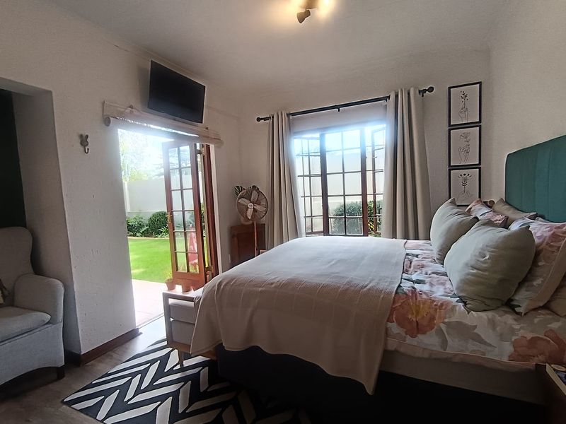 Terrific Duplex Townhouse In the Best Part of The Complex_Pet friendly with views for days - Photo 4