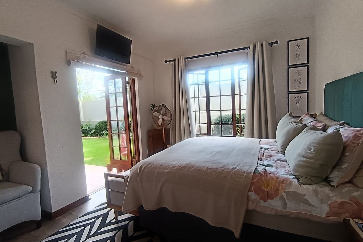 Terrific Duplex Townhouse In the Best Part of The Complex_Pet friendly with views for days - Photo 4