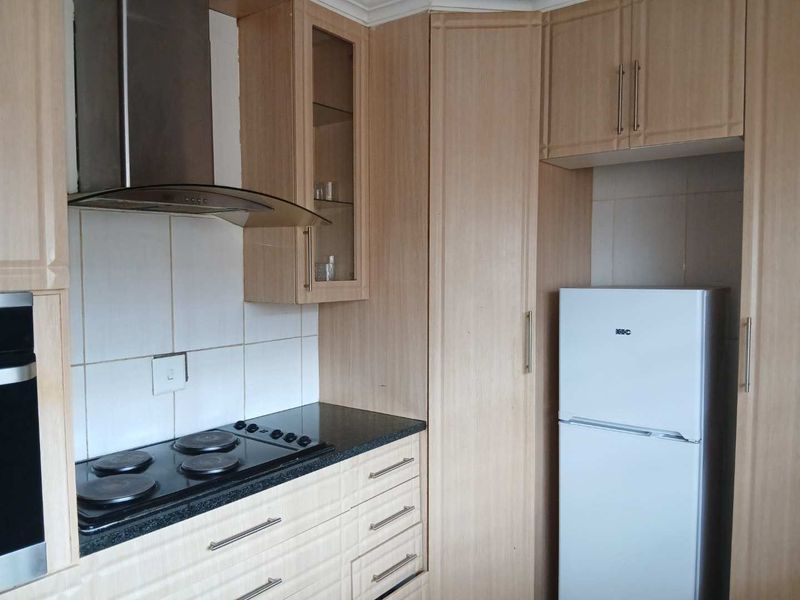 3 Bedroom House for sale - Photo 5