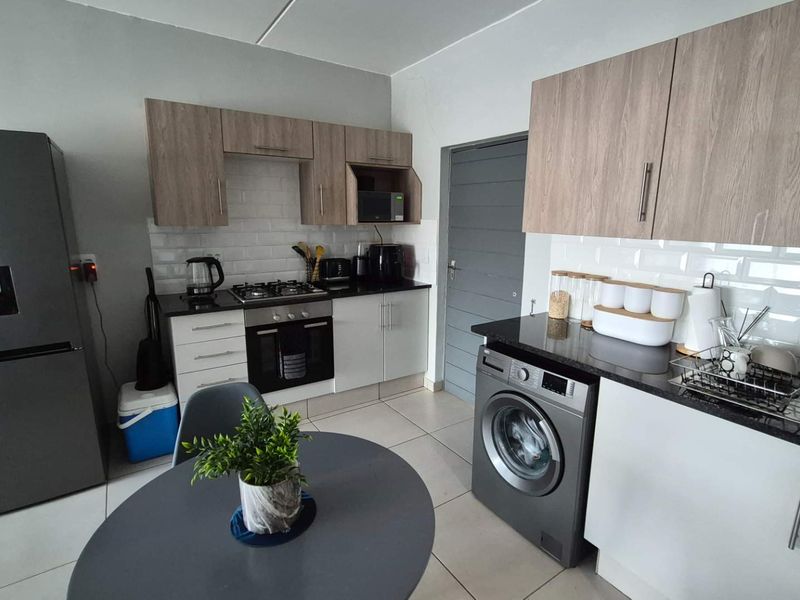 Ember Apartments – Where Modern Living Meets Nature’s Tranquility - Photo 4