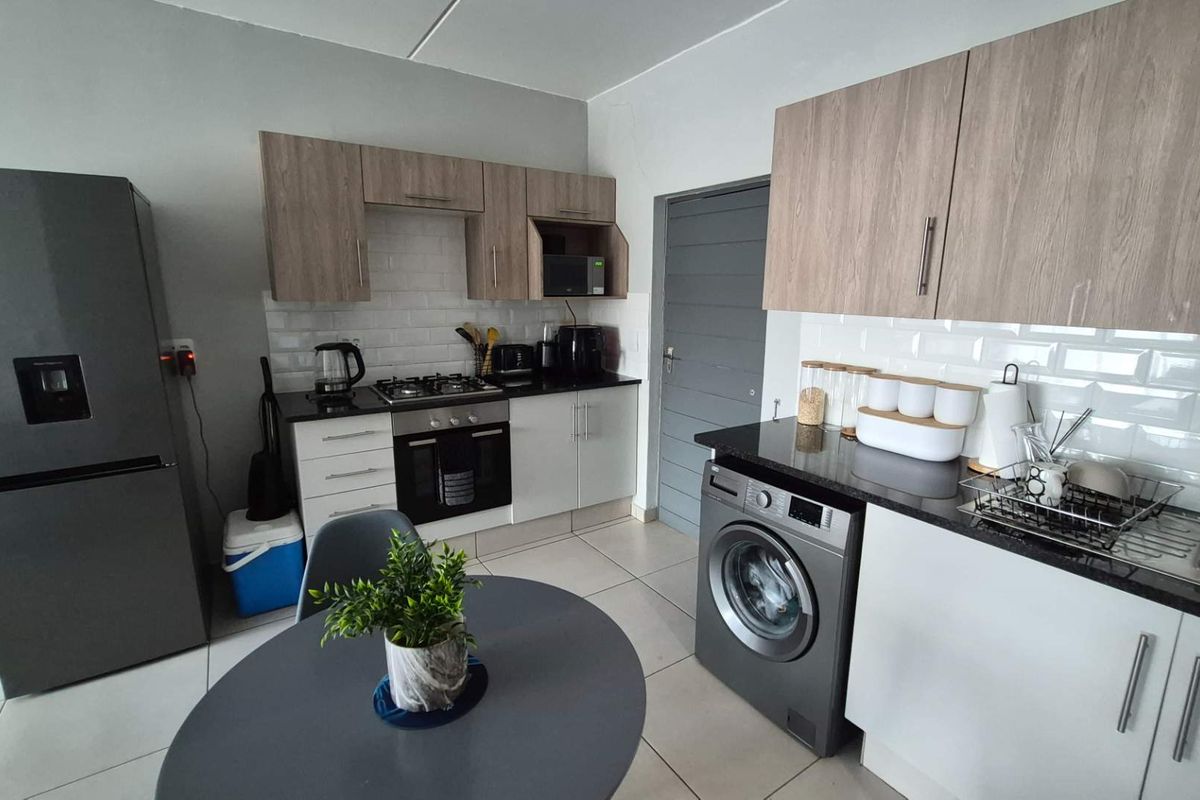 Ember Apartments – Where Modern Living Meets Nature’s Tranquility - Photo 4