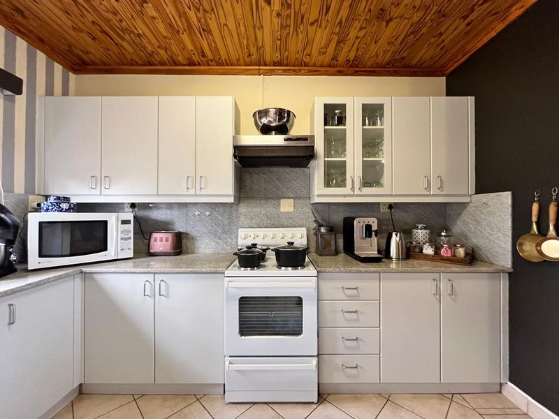 Game and cattle farm near Wilhelmstal, just 160 km from Windhoek and 200 km from Swakopmund. - Photo 6