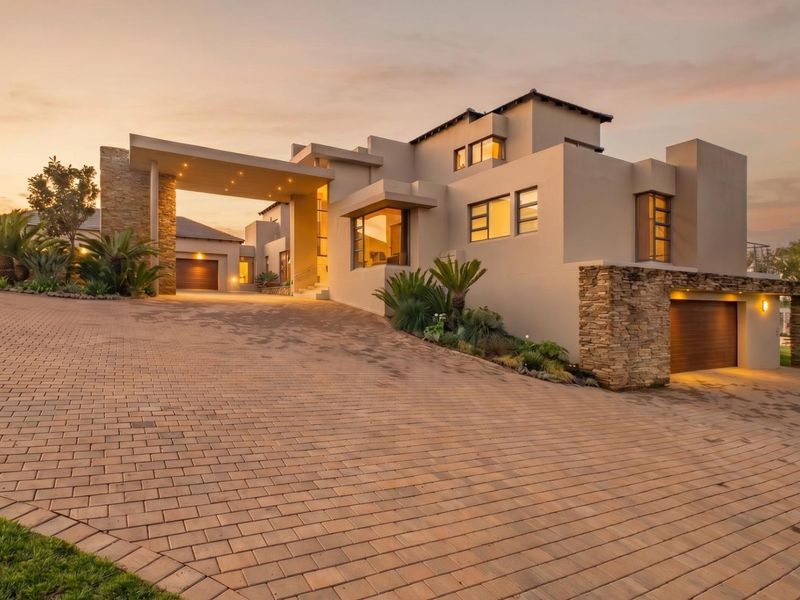 Luxurious Eco-Friendly Estate with Unparalleled Features - Photo 3