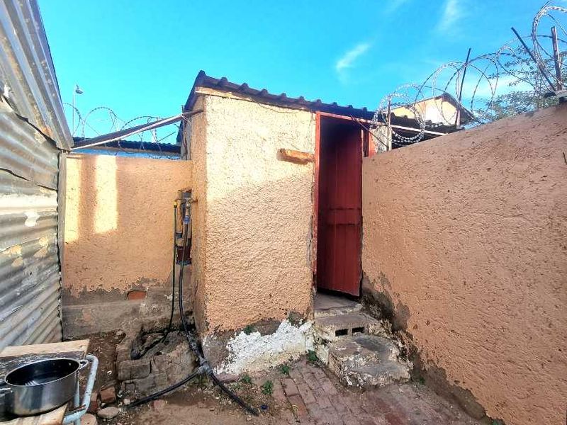 HOUSE FOR SALE IN KATUTURA CENTRAL - Photo 6