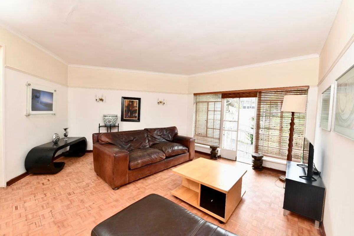 FURNISHED TWO BEDROOMS - Photo 4