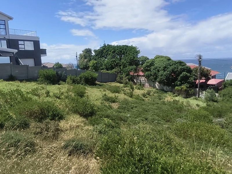 Prime 750m2 Vacant Land in Dana Bay with Sea View - Photo 6