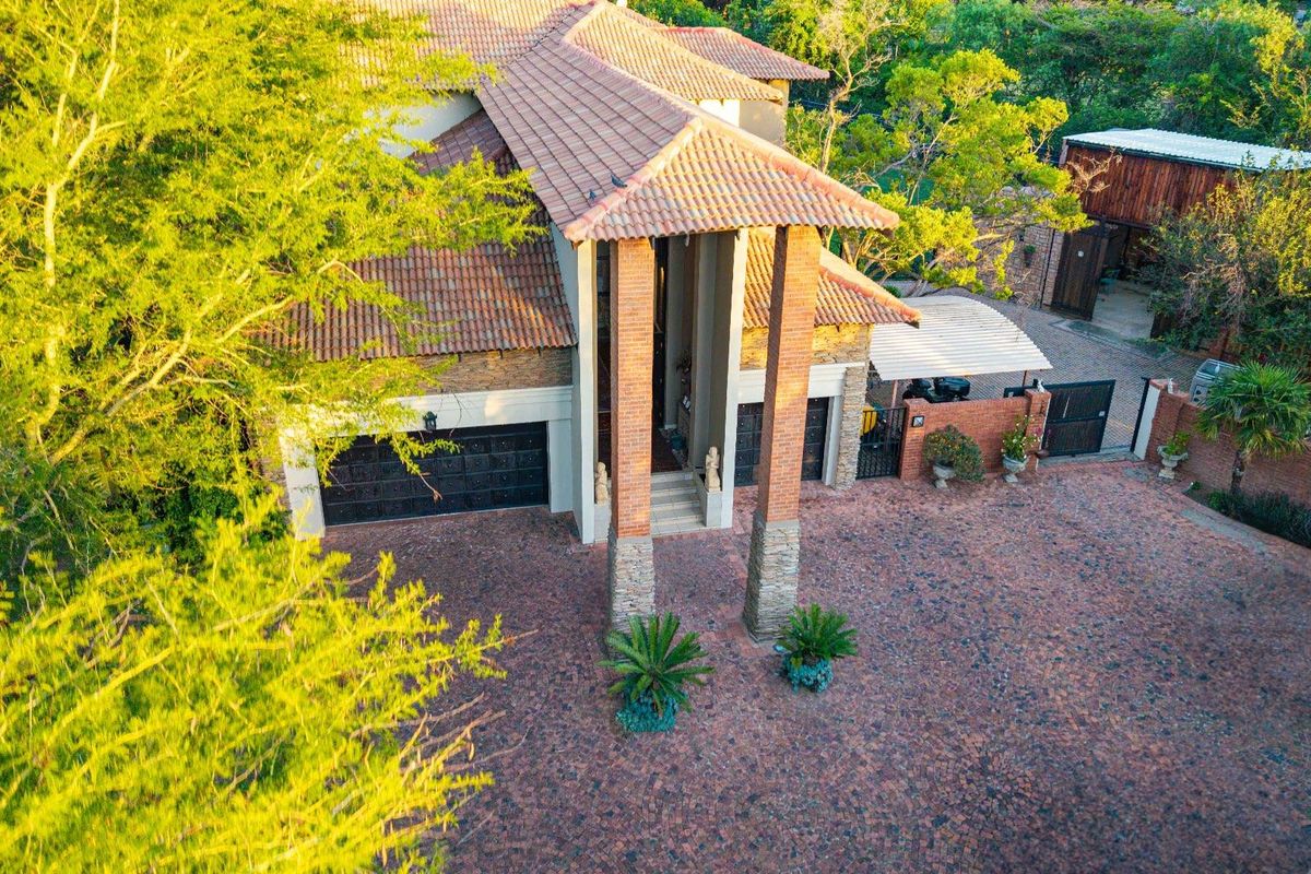 Breathtaking balinese – inspired residence - Photo 3