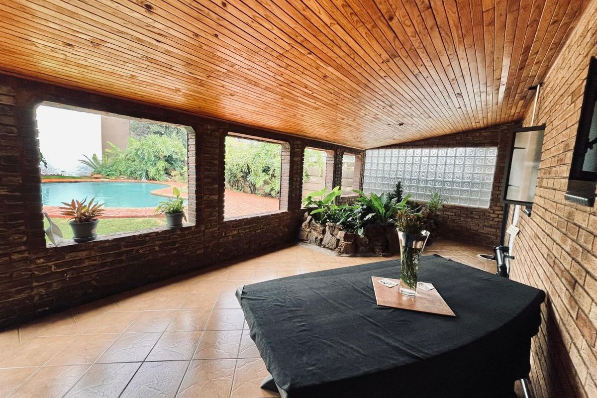 Beautiful 3 Bedroom Family Home in Parkrand - Photo 3