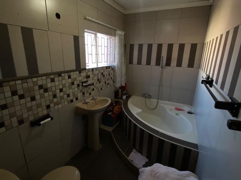 House For Sale In Dorado Park - Photo 10