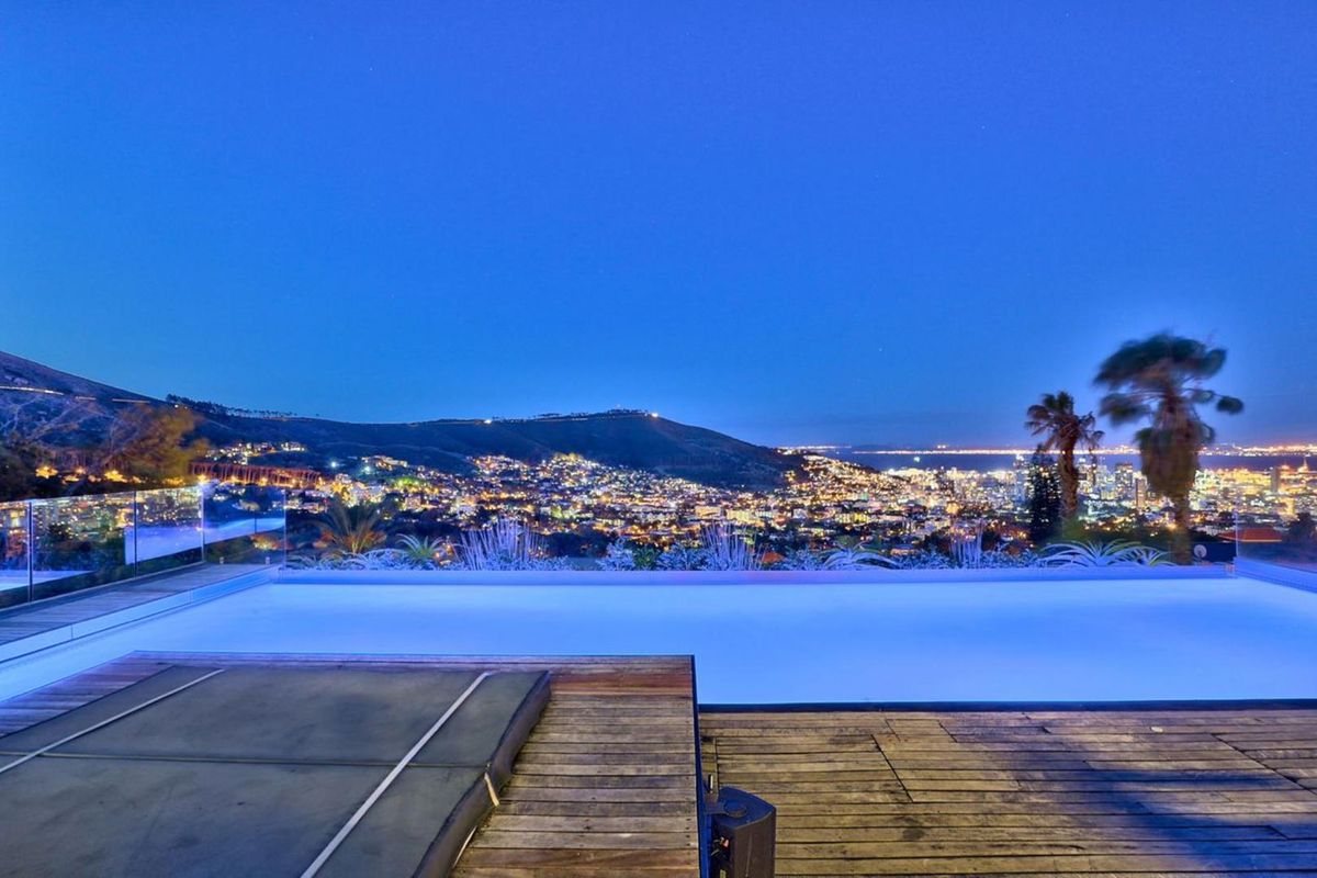 Iconic Eco Luxury Masterpiece for Sale in Higgovale – Unrivalled Views, German Engineering, Fully Off Grid - Photo 3