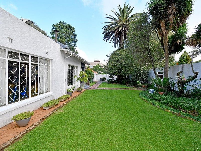 Spacious Family Home Near Sydenham Highlands North Synagogue - Photo 8
