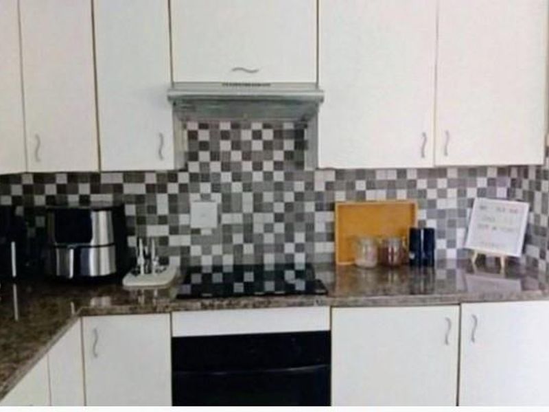 3 Bedroom Family Townhouse To Let - Photo 7