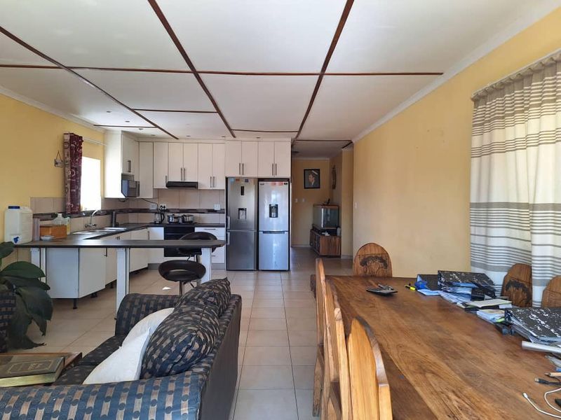3 Bedroom House For Sale in Brakwater - Photo 3