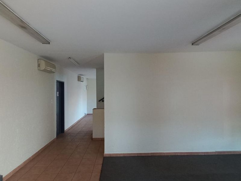 990m2 Boksburg East Warehouse To Let - Photo 5