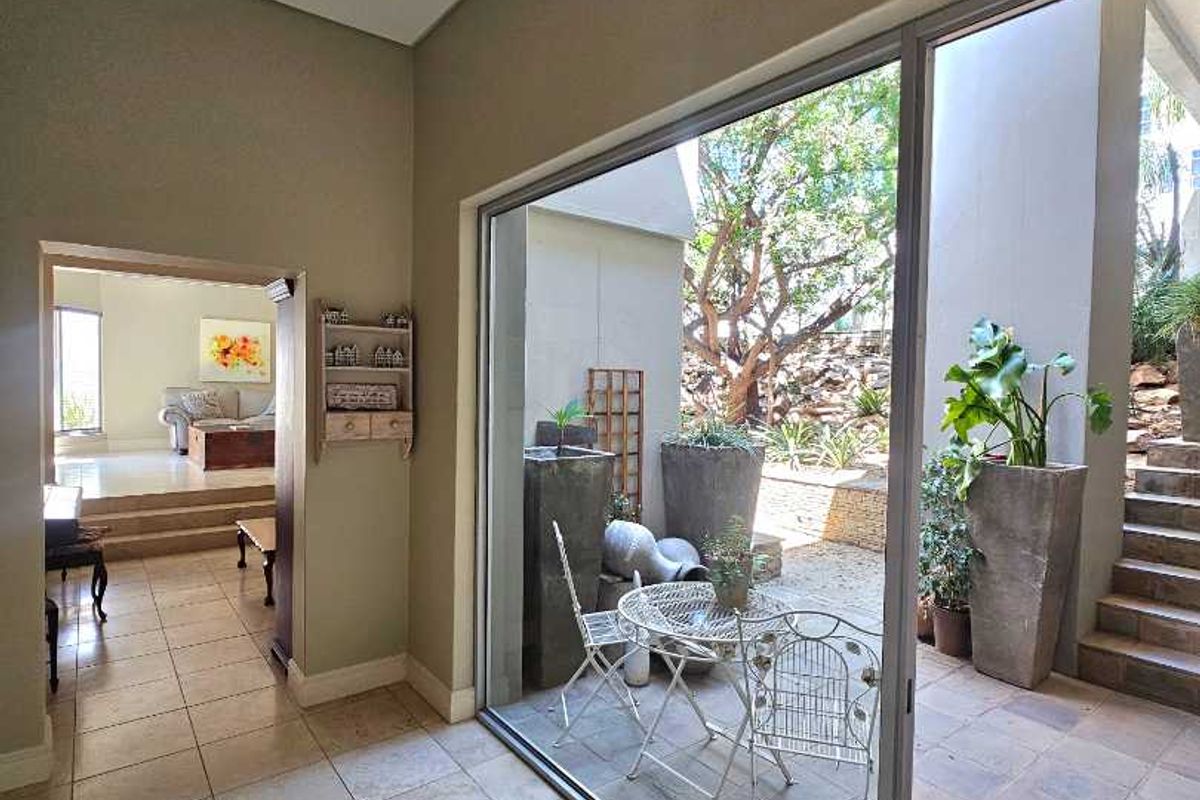 Garden Bliss: 4-Bedroom Gem in Ludwigsdorf - Photo 5