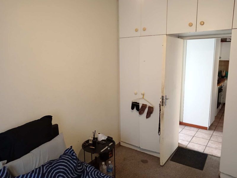 Renovator’s Dream in the Heart of Cape Town! - Photo 6