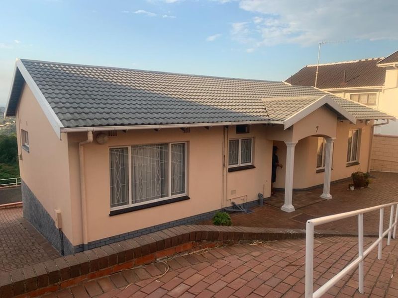 Eleven Bedrooms house to Let in Reservoir Hills ???? - Photo 2