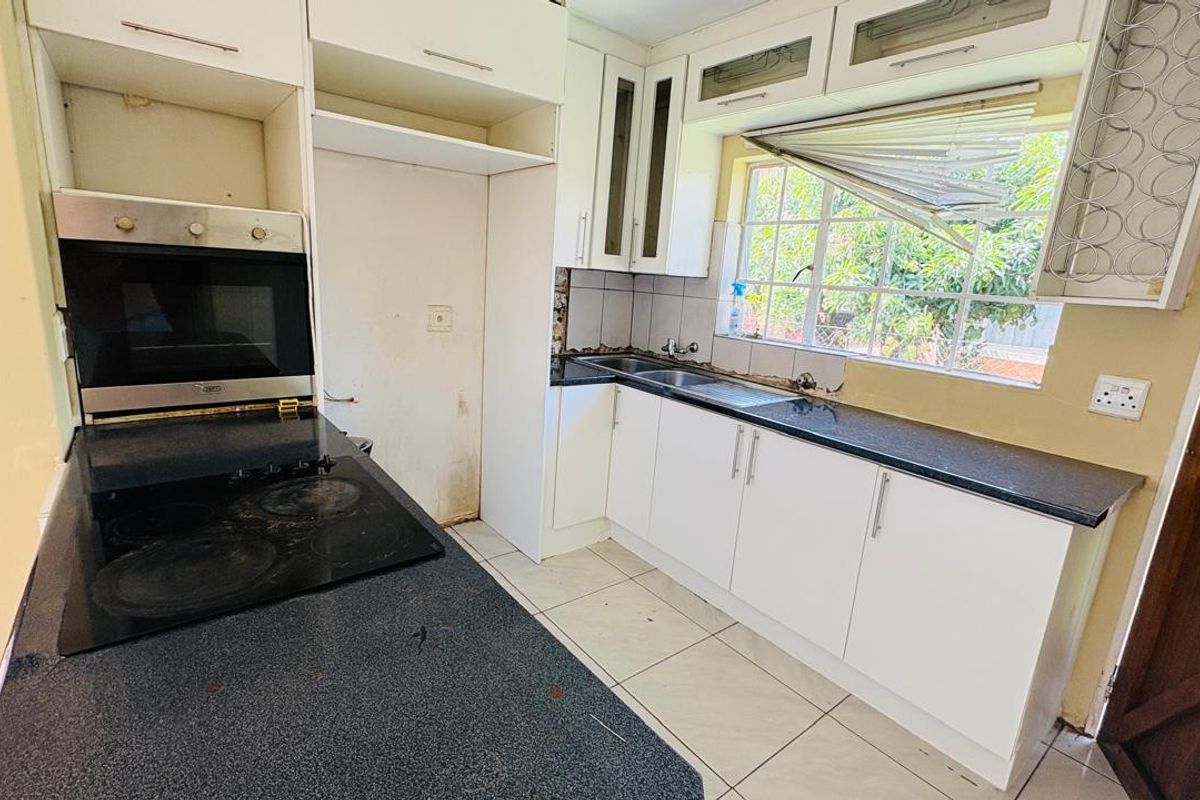 Grab this lovely property - Photo 5