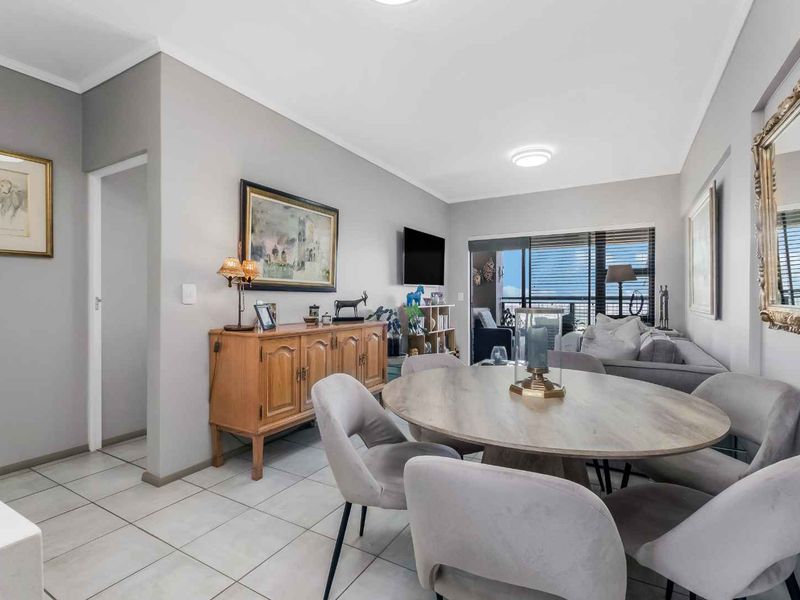 STYLISH AND CLASSY TOP FLOOR UNIT, IN A QUIET POSITION OFFERING PLENTY OF SPACE AND GORGEOUS VIEWS - Photo 1