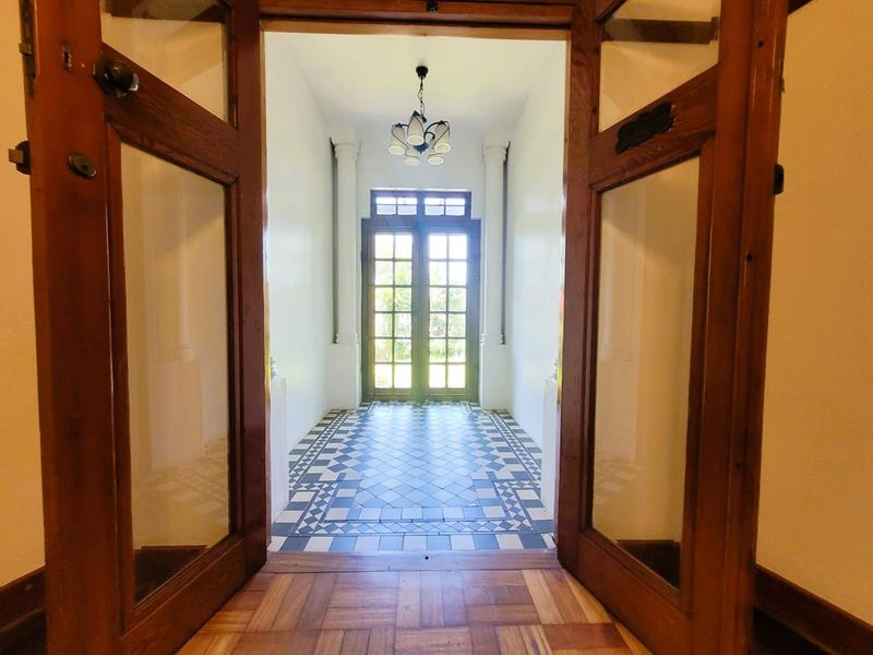 Lovely Family Home in Glenwood - Photo 2