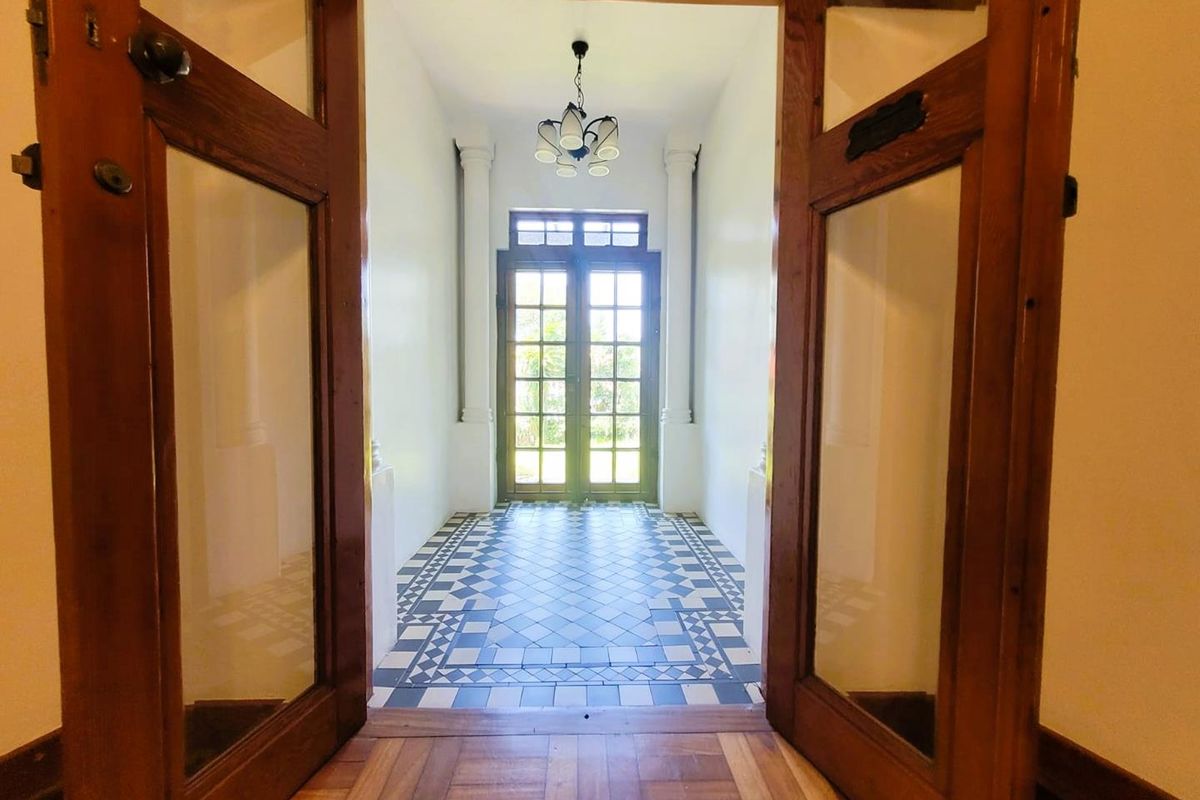 Lovely Family Home in Glenwood - Photo 2