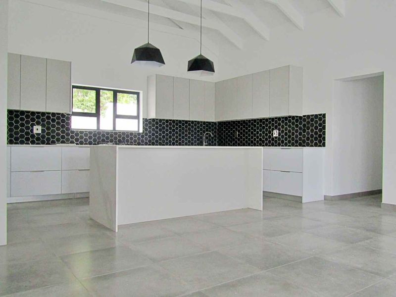 Nearly complete and looking for its owner - Photo 2