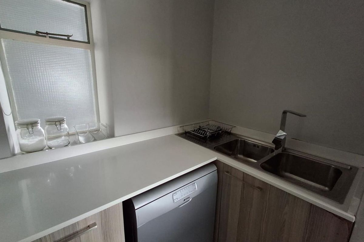 3 BED FURNISHED  APARTMENT OAKLANDS - Photo 4