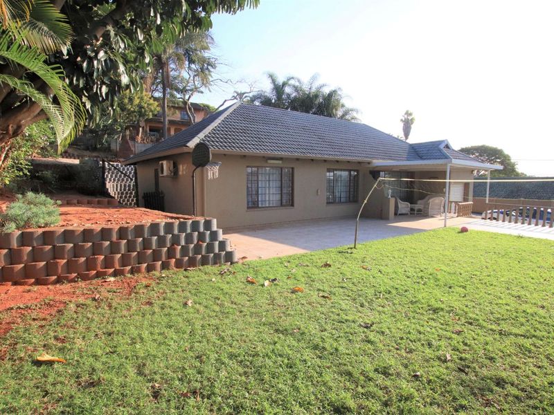 Neat Family Home in Glen Anil - Photo 2