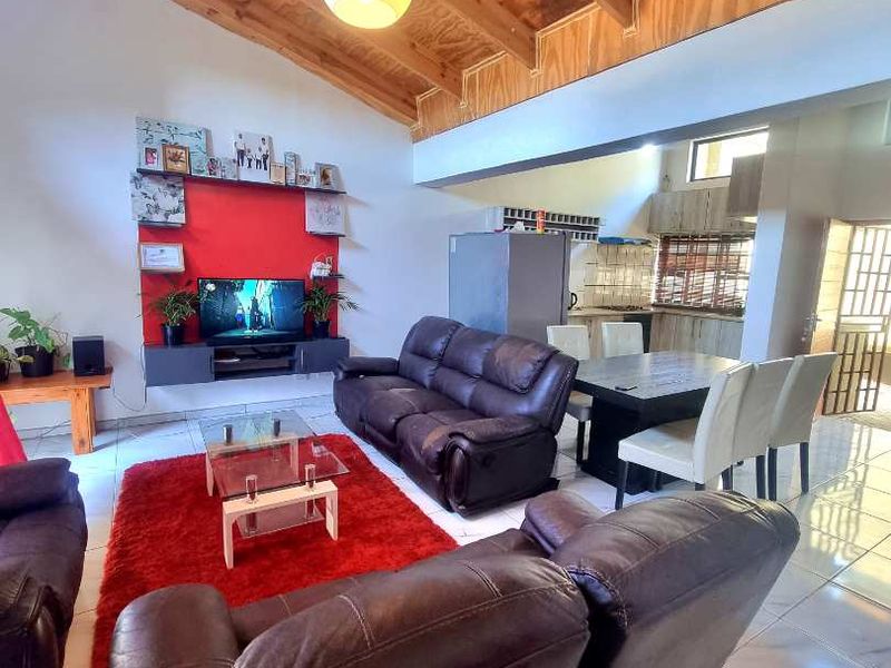 TOWNHOUSE FOR SALE - Photo 3