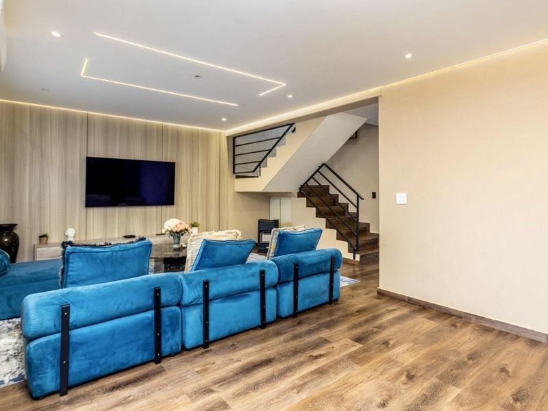 Fully Furnished Gem for Rent in Secure Parklands North Community - Photo 2