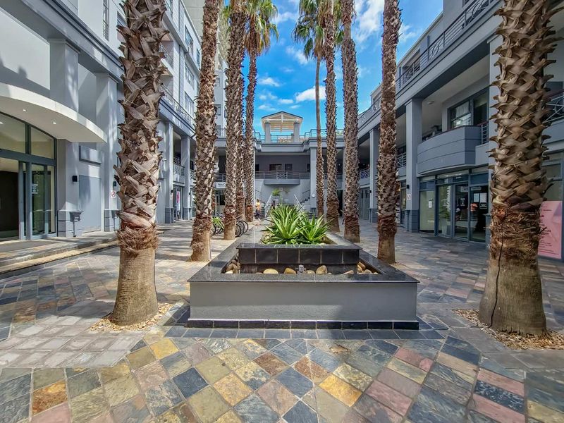 Charming Studio Apartment in The Square - Photo 8